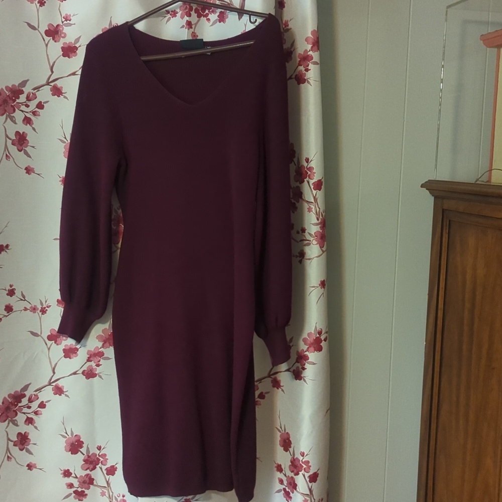 Maroon balloon sleeve sweater dress
